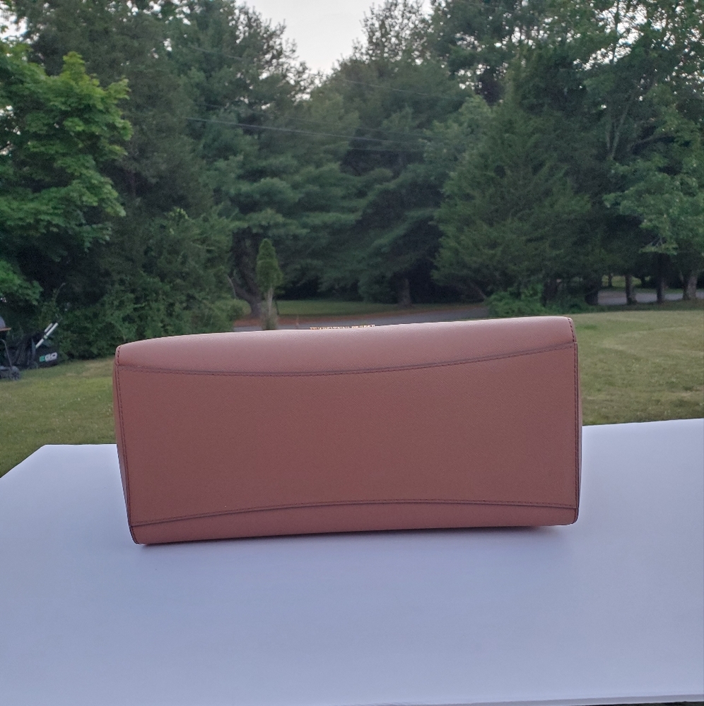 NWT Michael tote bag + Matching Michael Kors Wallet. - Picture 6 of 16